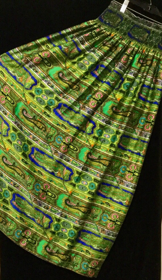 1970s Hostess Skirt/Maxi Skirt/Green Paisley Prin… - image 2