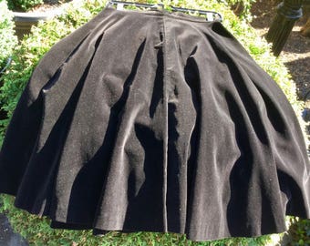 50s Black Velvet Cocktail Skirt/Midi Skirt/Full Circle Swing Skirt/Retro/“Carole Chris of California"/Woman Small (waist 27”) Vintage 1950s