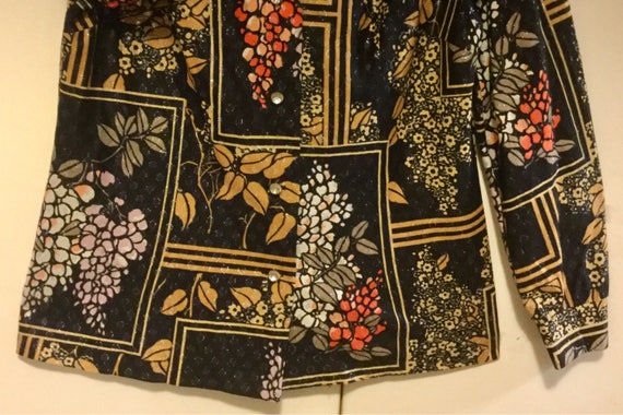 1970 Black Floral Blouse-Shirt/Asian Flower Metal… - image 6