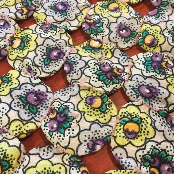 SALE—-Yo Yo Quilt Pillow Top/Purple Floral Print/Cotton/DIY Sewing Craft Supply/14” Square/98 Piece Set/Handmade/Vintage