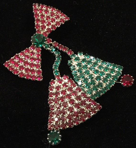 1980s Christmas Rhinestone Bell Pin-Brooch/Red+Gr… - image 4