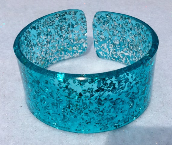 60s Blue Lucite Glitter Bangle-Bracelet-Cuff/Plas… - image 5