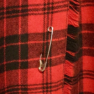 Red Plaid Skirt-Kilt/“David Brooks Ltd&quot;/Black & Red Wool Scottish Tartan/Woman&#39;s Size 14 (waist 30”) Vintage