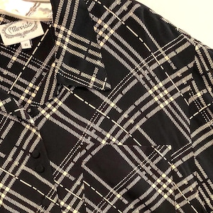 Black Blouse-Boyfriend Shirt/“Mevisto”/Plaid/Button Up/Collar/Long Sleeve/Rayon/Woman’s Size 6 (chest 40”) Vintage 1980s