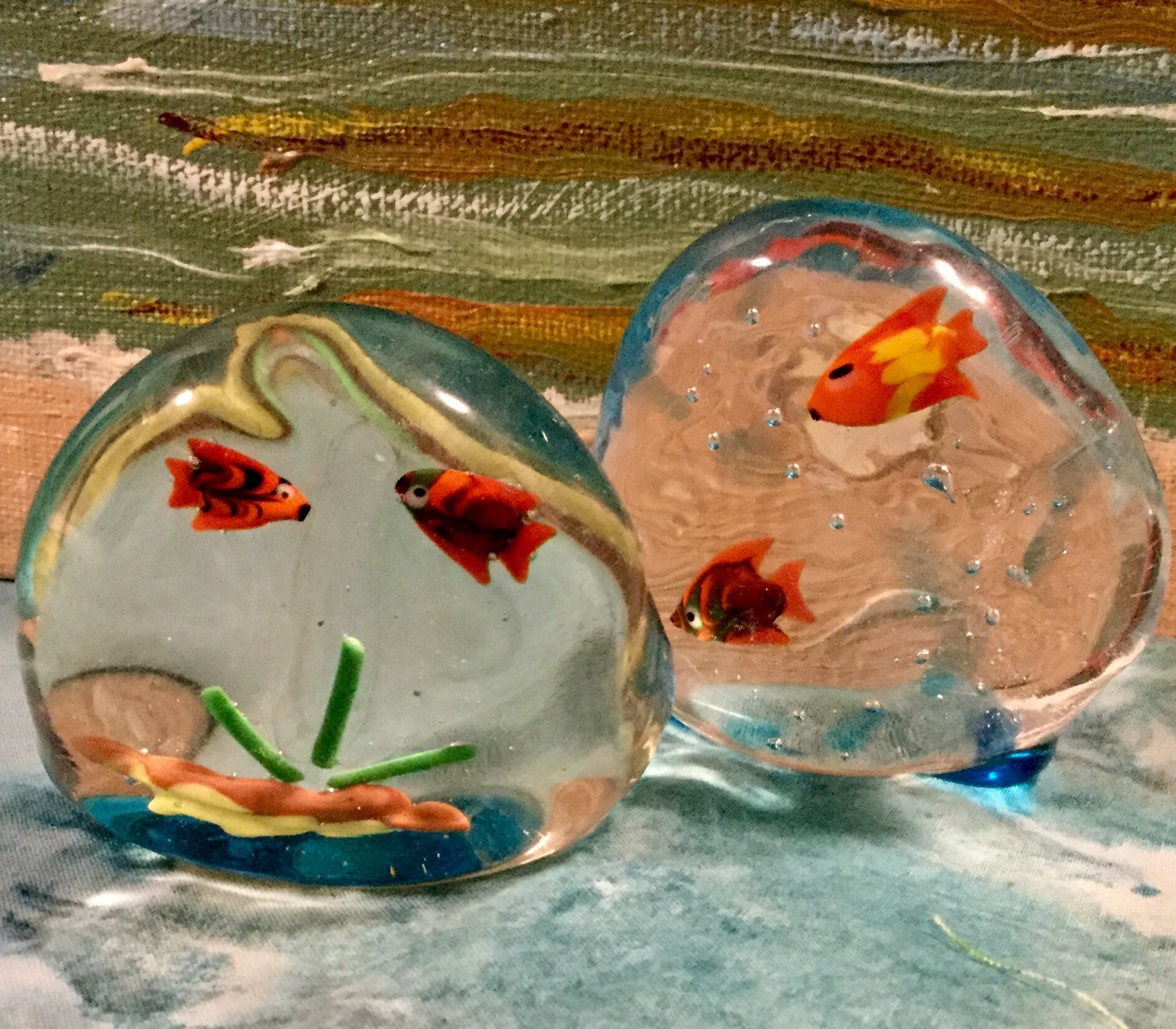 Mini presse-papier en verre de Murano avec paire de poissons/bloc