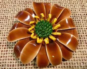 Celluloid Daisy Pin Brooch/Plastic Flower/Floral/Sunflower/Yellow-Brown-Gold/Small/Millinery Hat Pin/Vintage