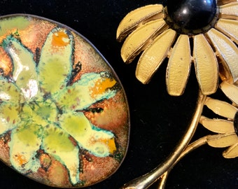 Weiss Brooch & Copper Enamel Pin/Yellow Daisy Flowers/Signed/Handmade/Vintage Mid Century 1950s
