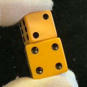 40s Butterscotch Bakelite Dice/Die 2 Piece Set/Size 1/2 & 5/8/Square Edge/Jewelry Charm or Craft Supply/Vintage image 3