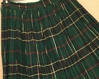 80s Plaid Maxi Skirt/Crinkle Cotton/High-Rise/Elastic-Waist/Green-Tartan “On Call” India/Woman’s Size Small-Medium/Summer/Vintage 1980