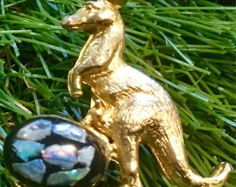Opal Pin Brooch/Mosaic Opal Chips/Australia Kangaroo Wallaby Souvenir/Marsupial Animal/Small/Vintage