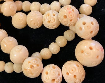 Beaded Necklace Choker/Bovine-Ox Bone/Graduated/Pierced-Openwork/Geometric-Circles/Natural Bone/Screw Clasp/16”L/Vintage 1930