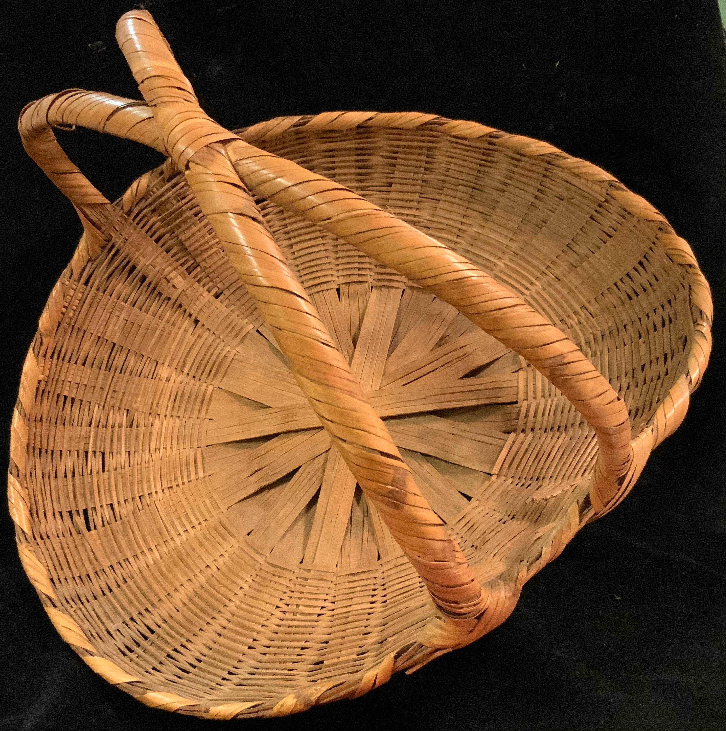 Vintage Wicker Rattan Garden Gathering Flower Centerpiece Farmhouse Basket