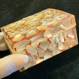Shell Jewelry Box/Seashell Trinket Box/Abalone Shell Art Souvenir Collectible/Lucite/Hinged Lid/Nautical/Small 3.5x4”/Handmade/Vintage 1960