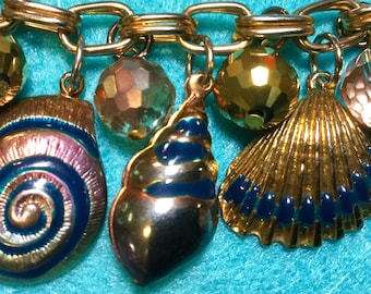 Shell Bracelet/Multi Charms/Nautical/Seashells/Dangle/Novelty Summer Beach Jewelry/Vintage 1960s