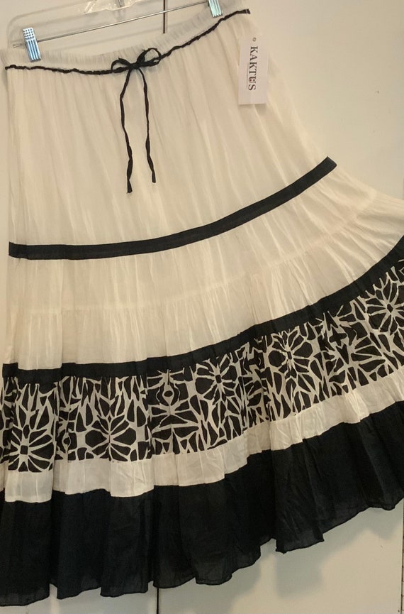 Floral Print Skirt/Black & White/Maxi/Tiered/Layer