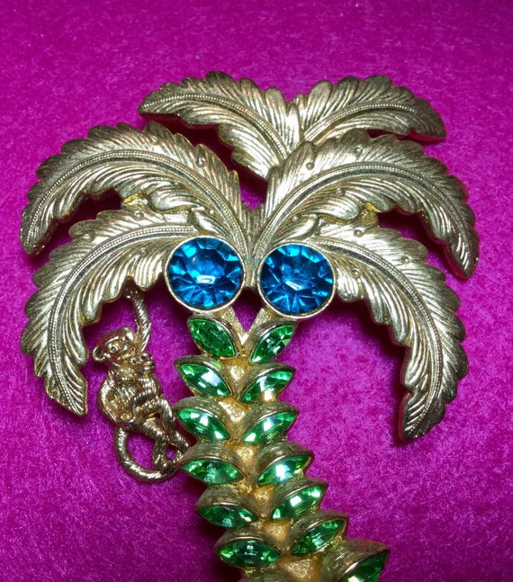 Christmas Crystal Garland Green Enamel Vintage Figural Brooch