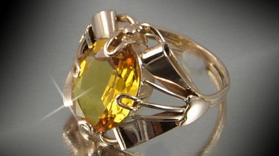 bague or et topaze jaune bague or et topaze jaune