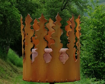 Torche de jardin, couronne de torche en papier toilette rouille, avec support de tige (118 cm) en acier.