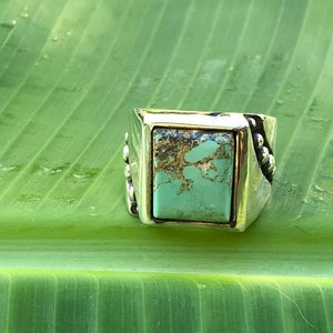 No. 353 Natural Lime Green Carico Lake Turquoise in a 950 Sterling Silver Ring size 11 1/2