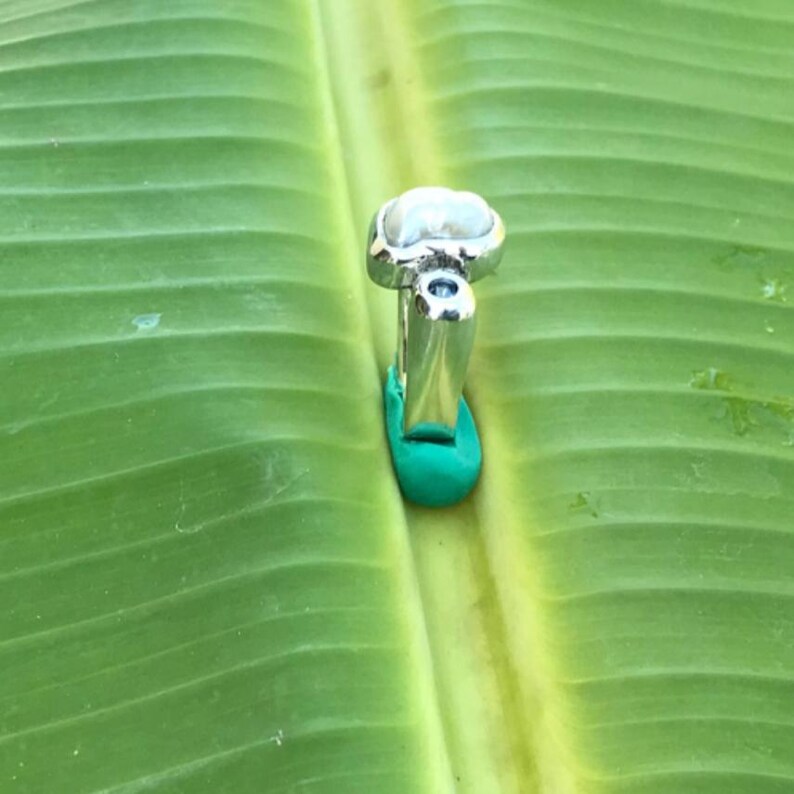 No 1225 Natural Tennessee River Pearl and Australian Blue Sapphire in a 950 Sterling Silver Ring Size 8 image 9