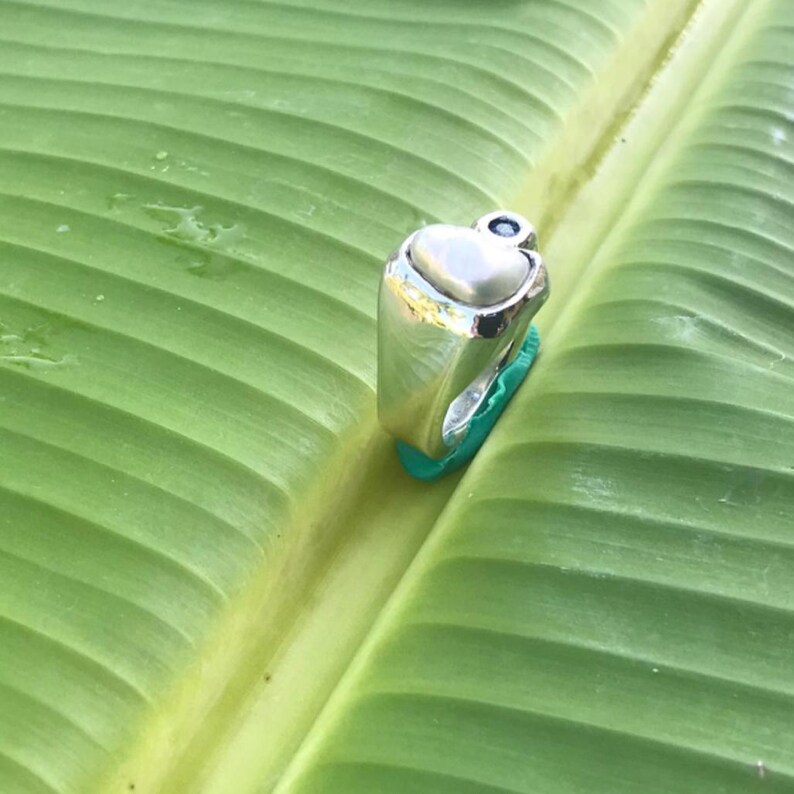 No 1225 Natural Tennessee River Pearl and Australian Blue Sapphire in a 950 Sterling Silver Ring Size 8 image 5