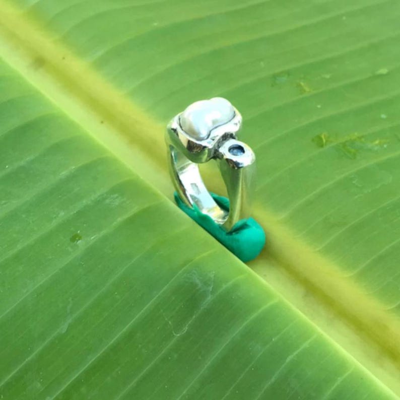 No 1225 Natural Tennessee River Pearl and Australian Blue Sapphire in a 950 Sterling Silver Ring Size 8 image 8