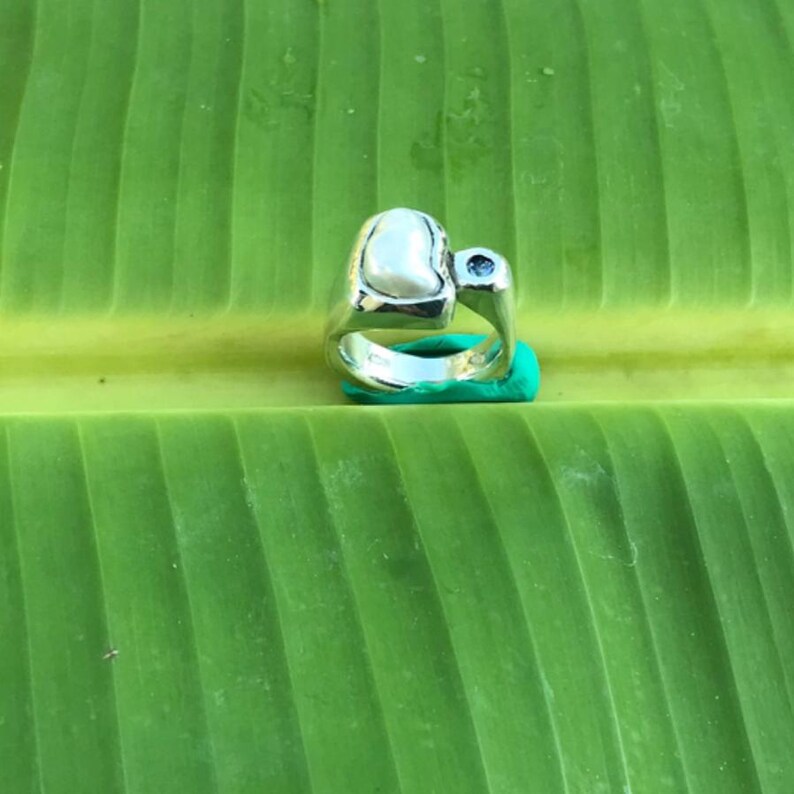No 1225 Natural Tennessee River Pearl and Australian Blue Sapphire in a 950 Sterling Silver Ring Size 8 image 3