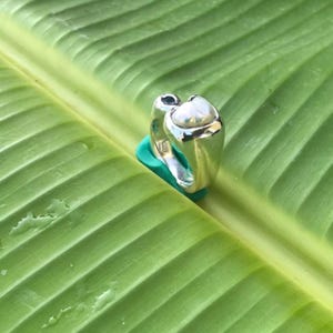 No 1225 Natural Tennessee River Pearl and Australian Blue Sapphire in a 950 Sterling Silver Ring Size 8 image 7