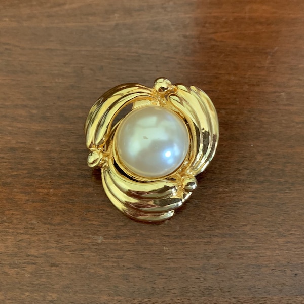 Goldtone White Pearl Scarf or Shawl Clip or Ring. Scarf Accessories.  Shawl Accessories. Womens Accessories.