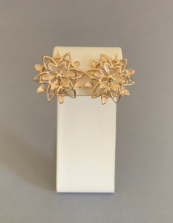 Sarah Coventry Goldtone Starburst Floral Clip-On E