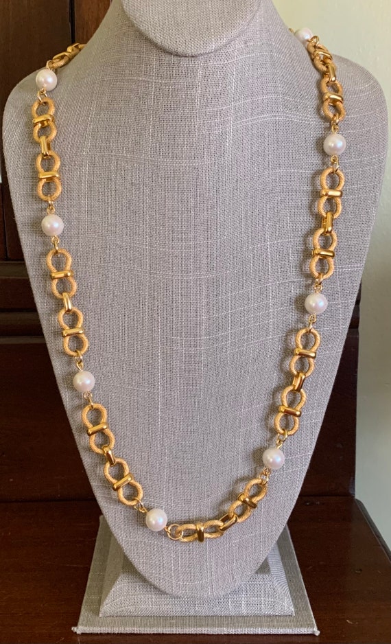 Goldtone Long Chunky Chainlink White Pearl Statio… - image 1
