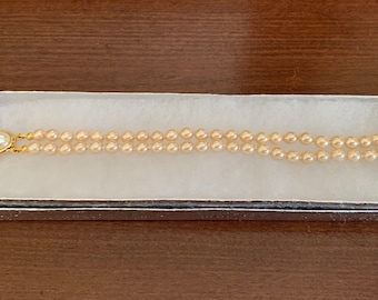 Ivory Pearl Bead Double Strand Bracelet With Mabe’ Pearl Goldtone  Decorative Clasp. 7 1/2 Inches Long. Classic Pearl Bead Bracelet.