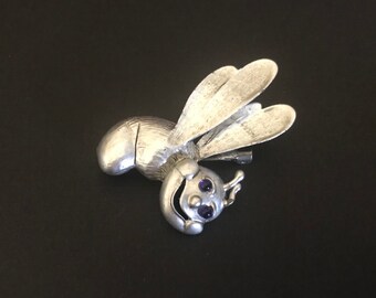 JJ Jonette Silvertone Bumble Bee Pin With Blue Cabochon Accent. JJ Jonette Jewelry. Cute Bee Pin or Brooch.
