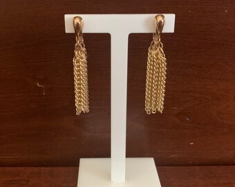 Sarah Coventry Goldtone Tassel Clip-On Earrings. Goldtone Tassel Chainlink Dangle Clip-Ons. Sarah Coventry Jewelry.