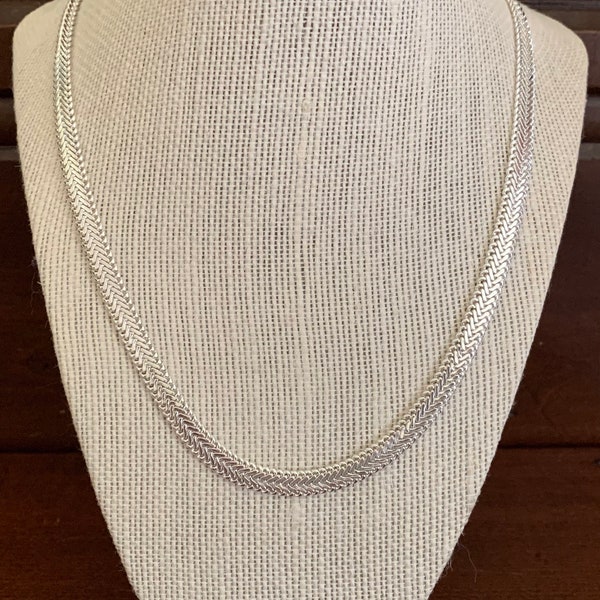 Napier Silvertone Wide Herringbone Chain Necklace. 20 Inches Long. Nice Silvertone Layering. Jain Necklace. Napier Jewelry.