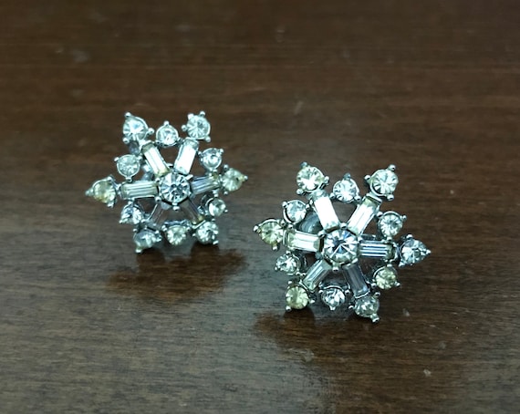 Coro Silvertone Crystal Rhinestone Snowflake Scre… - image 1