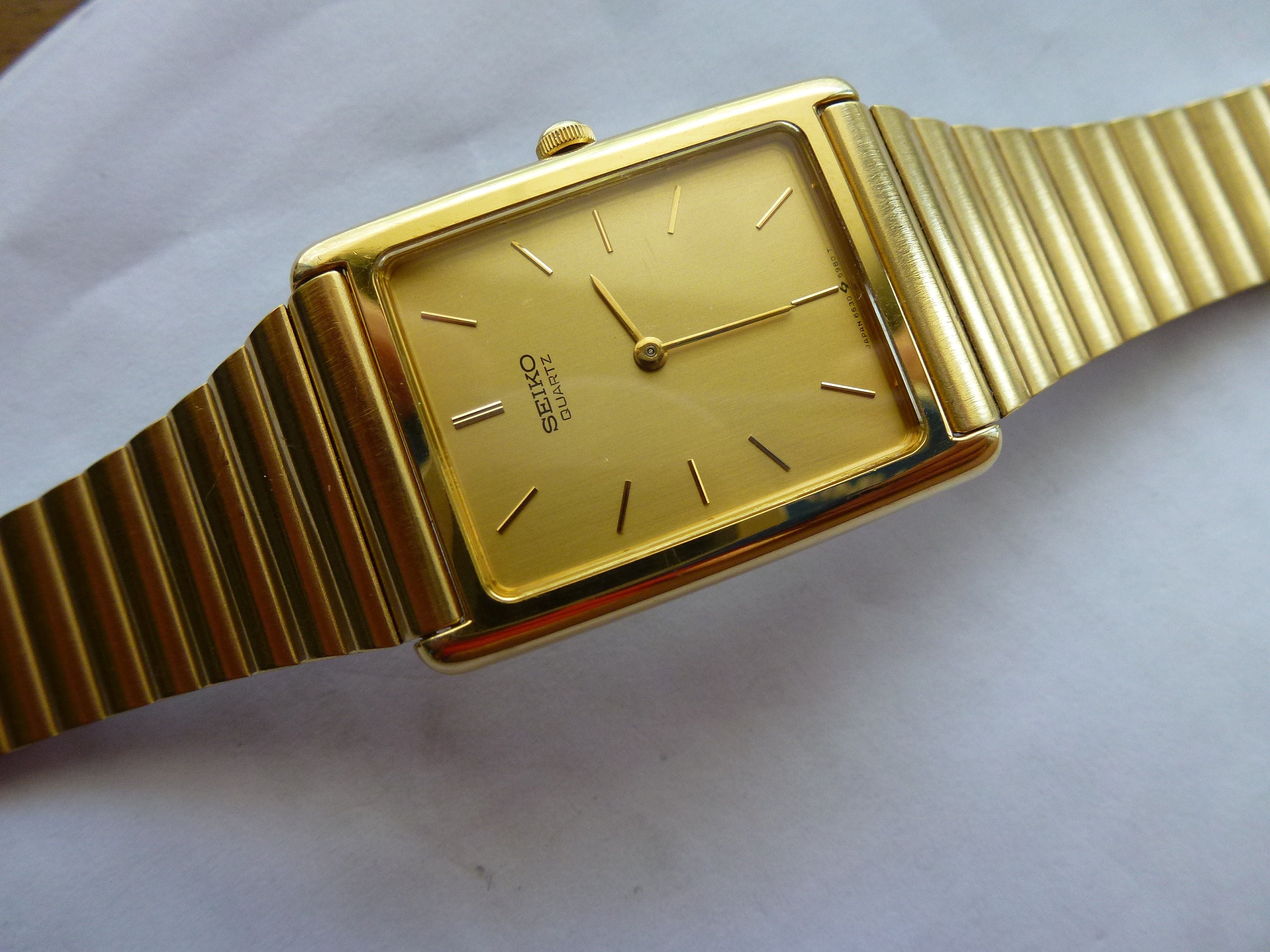 seiko quartz 6530 vintage 80s watch