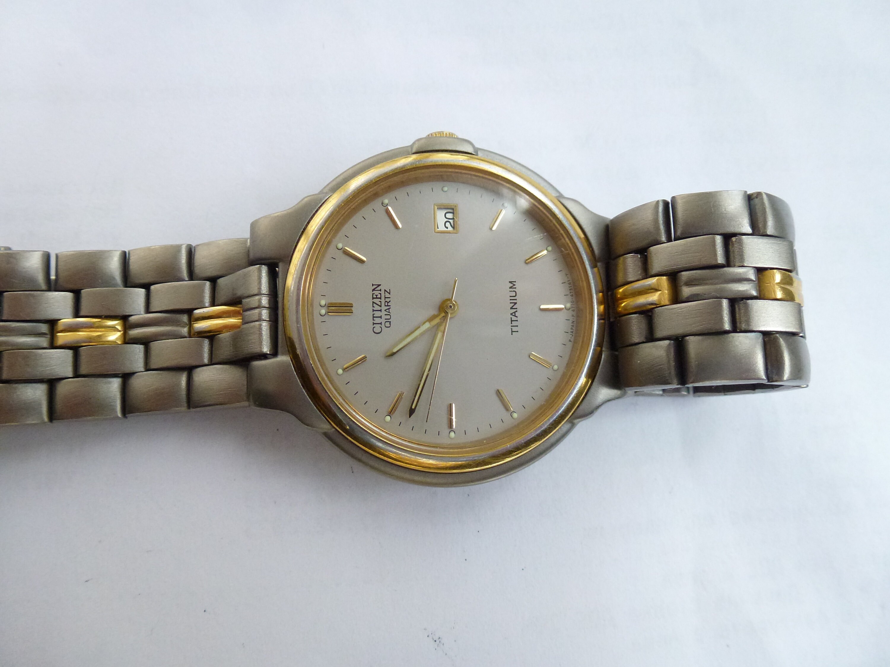Citizen quartz shop titanium watch