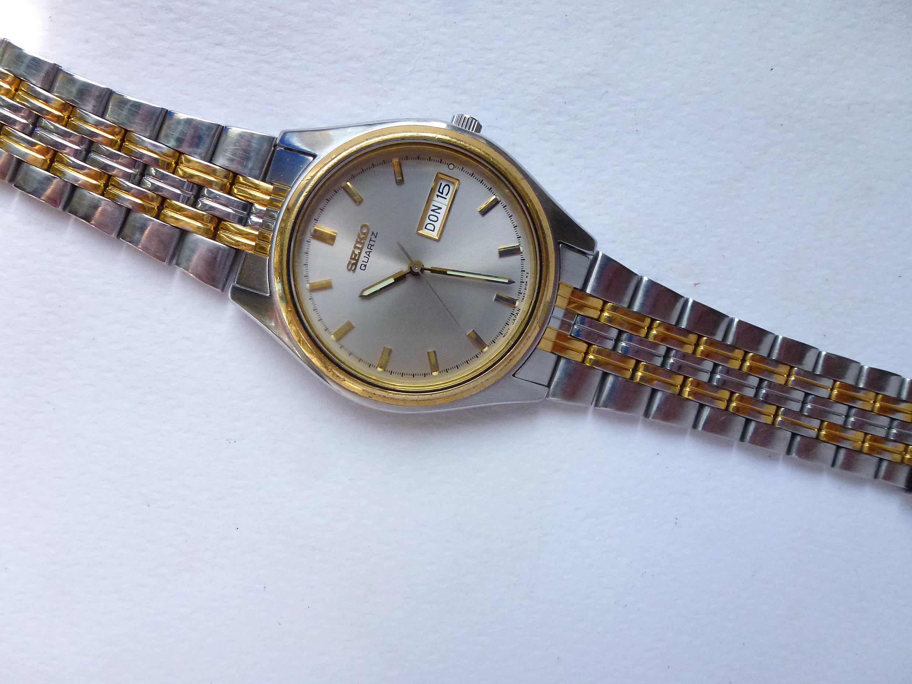 Vintage Seiko 7N43 9048 Men Two Tone Gold And Silver Quartz Watch
