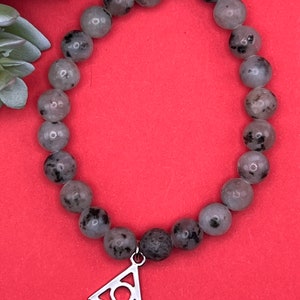 Al-Anon kiwi jasper beaded bracelet recovery gift for men or women in recovery, sponsor