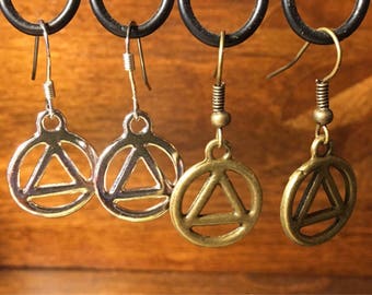 Einfache Erholung Dreieck Ohrringe, Frauen Erholung Geschenk, nüchternes Geschenk, Nüchternheit Geschenk, Erholung Schmuck, Nüchternheit Schmuck