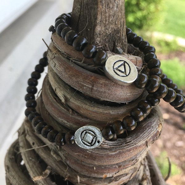 5mm wooden beaded mens or womens recovery bracelet, Alcoholics Anonymous Narcotics Anonymous, sobriety gift, sober gift, recovery gift