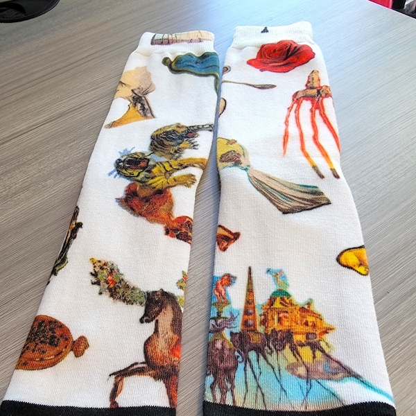 Dali Symboles surréalistes Chaussettes - Partout Imprimer Chaussettes hautes unisexes mettant en vedette des peintures célèbres Imprimer