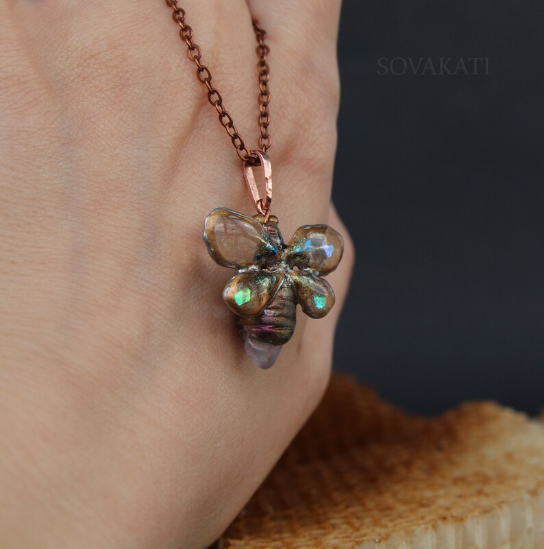 Flying Insect Pendent Whimsy Honey Bee Fly Totem Necklace Cute Tiny Insect Lover Jewelry ...