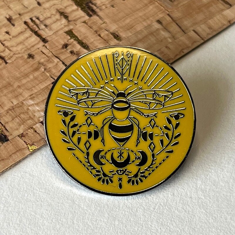 Bee Pin - Etsy