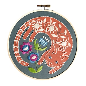 Garden Cat Embroidery Kit image 2