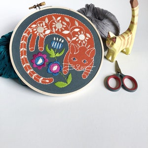 Garden Cat Embroidery Kit image 4