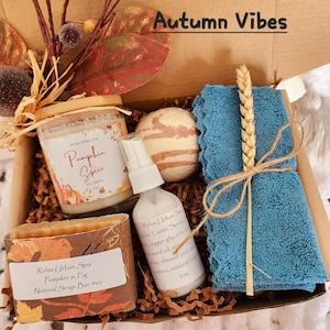 Pumpkin Spice Fall Spa Gift Box: Soy Candle, Soap, Bath Bomb