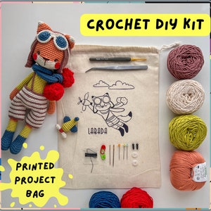 Kit all'uncinetto cielo con motivo stampato colorato e borsa per progetti speciali, kit amigurumi, kit fai da te, kit giocattolo all'uncinetto, kit costume da volpe in pilota