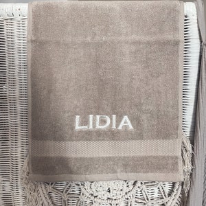 Gästehandtuch, besticktes Handtuch mit Name, Wort, Spruch, Geschenk, Dankeschön Großbuchstaben